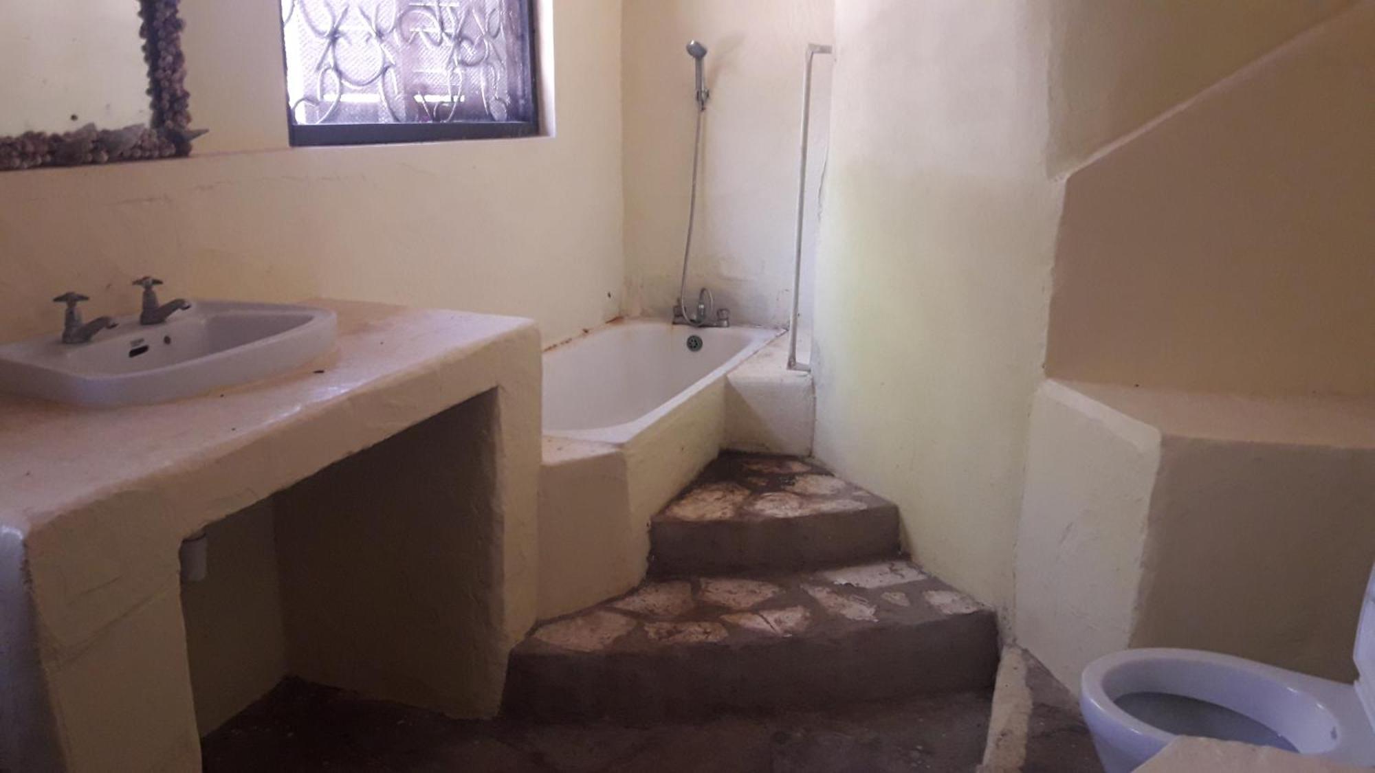 Bed and Breakfast Kiloran Funzi House Екстер'єр фото